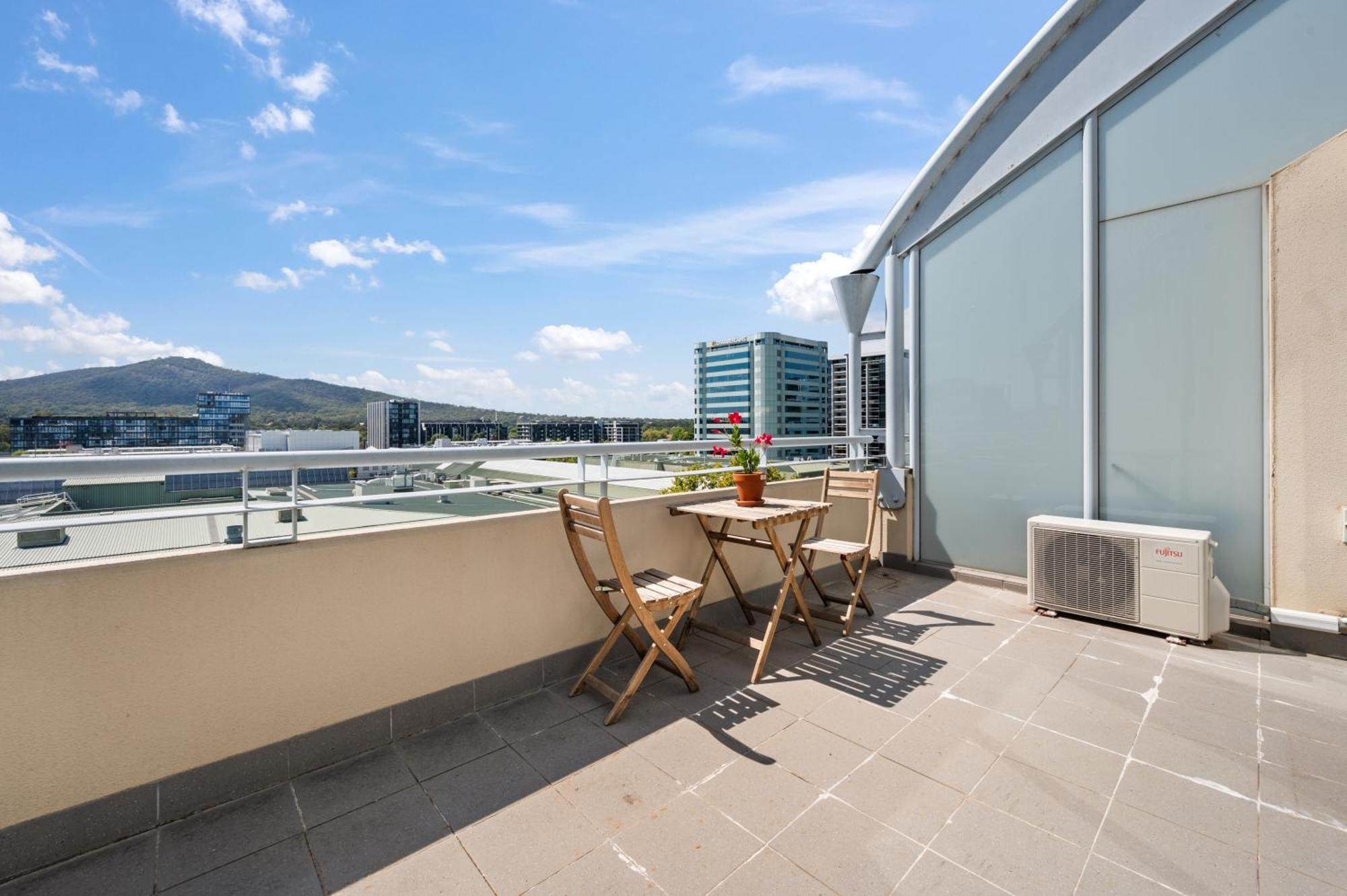 Spacious Ensuite Room In A City Centre Duplex Apartment-2 Canberra Exterior photo