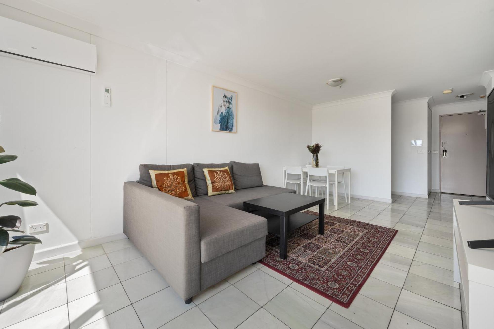 Spacious Ensuite Room In A City Centre Duplex Apartment-2 Canberra Exterior photo